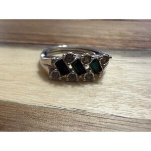 Vintage Avon Silver Tone Emerald Green Baguette Rhinestone Ring Sz 7